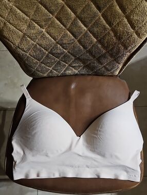 PINK Victoria's Secrer Wireless Push Up Bra Seamless Lined Padded Pullover Tan